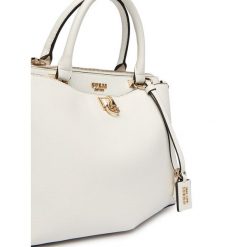Torebka Guess. Białe torebki klasyczne damskie Guess, bez dodatków. Za 749.99 zł.
