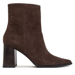 Botki Tamaris. Brązowe botki damskie Tamaris, bez obcasa, na słupku, bez zapięcia. Za 469.99 zł.
