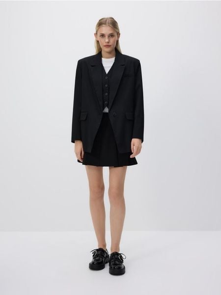 Marynarka z wiskozą - czarny. Czarne marynarki i żakiety damskie Reserved, l, bez wzorów, z tkaniny. Za 199.99 zł.