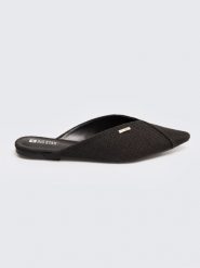 Klapki damskie eleganckie czarne RR274210 906. Czarne klapki damskie Big Star, bez wzorów, z materiału, bez obcasa, bez zapięcia. W wyprzedaży za 149.99 zł.