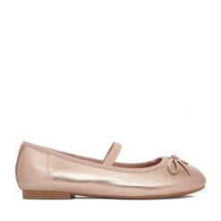 Baleriny Guess. Żółte baleriny dziewczęce Guess, z aplikacjami, bez obcasa, bez zapięcia. Za 189.99 zł.