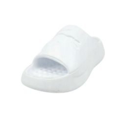 Klapki Damskie Serve. Białe klapki damskie Lacoste, bez wzorów, z materiału, z otwartym noskiem, bez obcasa, na obcasie, bez zapięcia. Za 199.00 zł.