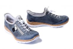 RIEKER N42F2-14 blue, półbuty damskie. Niebieskie półbuty damskie Rieker, bez wzorów, z gumy, bez obcasa, bez zapięcia. Za 369.90 zł.