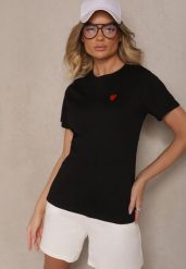 Czarny Bawełniany T-shirt z Ozdobną Naszywką w Kształcie Serca Viklara. Czarne t-shirty damskie Renee, l, z aplikacjami, z bawełny, bez kołnierzyka. Za 39.99 zł.