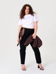 Jeansy mom - czarny. Czarne jeansy damskie Sinsay. Za 59.99 zł.