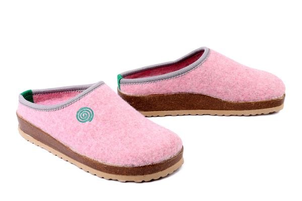 DR. BRINKMANN 320264-42 rosa, kapcie damskie. Czerwone kapcie damskie Dr. Brinkmann. Za 153.47 zł.