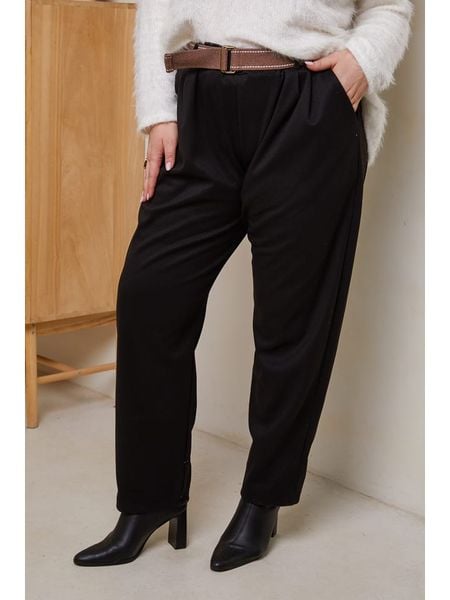 Curvy Lady Spodnie chino w kolorze czarnym rozmiar: 40/42. Czarne spodnie materiałowe damskie Curvy Lady, bez wzorów, z tkaniny. Za 96.14 zł.