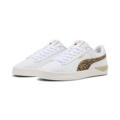 Damskie sneakersy Jada Classic Animal Flair PUMA White Gold Exotic Red. Białe obuwie sportowe damskie Puma, bez zapięcia. W wyprzedaży za 204.00 zł.
