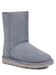 UGG Botki "Classic" w kolorze szarym z wełny jagnięcej rozmiar: 38. Szare botki damskie Ugg, z wełny, z okrągłym noskiem, bez obcasa, bez zapięcia. Za 680.85 zł.
