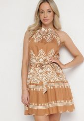 Brązowa Sukienka z Odkrytymi Ramionami i Paskiem w Stylu Boho Tdivisa. Brązowe sukienki damskie Born2be, bez wzorów, boho, bez ramiączek. Za 79.99 zł.