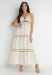Jasnobeżowa Sukienka Chrysis. Brązowe sukienki damskie Born2be, z aplikacjami, z bawełny, boho, bez ramiączek. Za 269.99 zł.