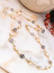 Pierres de Jade Pozłacany naszyjnik z elementami ozdobnymi - dł. 45 cm rozmiar: onesize. Białe naszyjniki damskie Pierres de Jade, z ametystem, pozłacane. Za 130.99 zł.