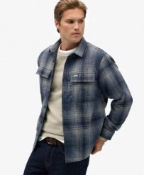 Superdry Wool Blend Miller Overshirt - koszula oversize z mieszaniny wełny. Niebieskie koszule damskie Superdry, s, z aplikacjami, z bawełny, vintage, bez kołnierzyka, bez ramiączek. Za 430.25 zł.