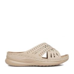 Klapki Go Soft. Brązowe klapki damskie GO SOFT, bez wzorów, bez obcasa, bez zapięcia. Za 89.99 zł.