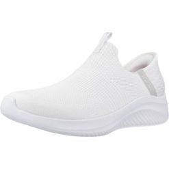 Tenisówki Skechers Model Slip-ins Ultra Flex 3.0 Cozy Streak Kolor Biały. Białe obuwie sportowe damskie Skechers, z materiału, bez zapięcia, tenisowe. Za 535.00 zł.