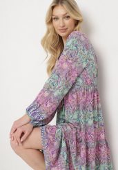 Różowa Sukienka Rozkloszowana z Falbanką w Print Paisley Kapiss. Czerwone sukienki damskie Born2be, bez wzorów, eleganckie, bez ramiączek. W wyprzedaży za 46.74 zł.