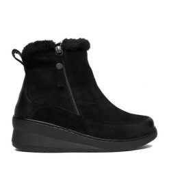 Botki Go Soft. Czarne botki damskie GO SOFT, bez obcasa, na koturnie, bez zapięcia. Za 259.99 zł.