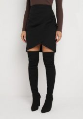 Czarna Kopertowa Spódnica Mini Tevy. Czarne spódnice damskie Born2be, l, bez wzorów, mini. Za 74.99 zł.