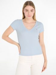 TOMMY JEANS Koszulka w kolorze błękitnym rozmiar: XL. Niebieskie bluzki damskie Tommy Jeans, xl, bez wzorów, z jeansu, bez kołnierzyka, bez ramiączek. Za 83.42 zł.