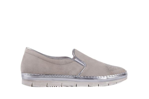 Trampki Bayla-131 3912 Perla, Beż, Skóra naturalna - 40. Szare trampki damskie Bayla, z aplikacjami, z gumy, bez zapięcia. W wyprzedaży za 89.10 zł.