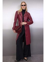 Trendyol Płaszcz w kolorze bordowym ze skóry syntetycznej rozmiar: L. Czerwone płaszcze damskie Trendyol, l, bez wzorów, ze skóry, bez kaptura. Za 245.38 zł.