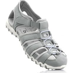 Sandały bonprix jasnoszary. Szare obuwie sportowe damskie bonprix. Za 74.99 zł.