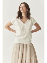 TATUUM Koszulka w kolorze kremowym rozmiar: M. Brązowe bluzki damskie TATUUM, m, bez wzorów, bez kołnierzyka, bez ramiączek. Za 118.56 zł.