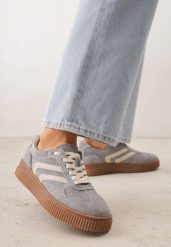 Ciemnoszare Zamszowe Sneakersy w Stylu Kultowych Tenisówek ze Skórzaną Wkładką Berosele. Szare obuwie sportowe damskie Born2be, z jeansu, bez zapięcia, tenisowe. Za 189.99 zł.