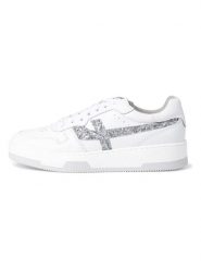 Tamaris Sneakersy w kolorze srebrno-białym rozmiar: 36. Białe obuwie sportowe damskie Tamaris, bez zapięcia. Za 83.03 zł.