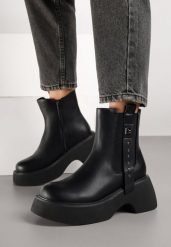 Czarne Botki Sztyblety na Platformie z Metalicznymi Zdobieniami przy Cholewce Tulirina. Czarne botki damskie Born2be, z jeansu, rockowe, bez obcasa, na platformie, bez zapięcia. Za 169.99 zł.