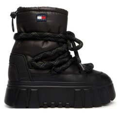 Śniegowce Tommy Jeans. Czarne śniegowce damskie Tommy Jeans, z jeansu. Za 649.99 zł.