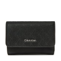 Portfel Calvin Klein. Czarne portfele damskie Calvin Klein, bez wzorów. Za 219.99 zł.