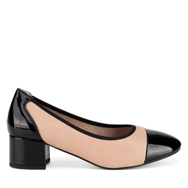 Czółenka Clara Barson. Brązowe czółenka damskie Clara Barson, bez wzorów, bez obcasa. Za 119.99 zł.