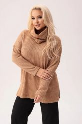 Musztardowy sweterek Bianka - uniwersalny i stylowy z możliwością noszenia jako bluzka lub golf PLUS SIZE XXL. Bluzki damskie Moda Size Plus Iwanek, l, bez wzorów, z elastanu, bez ramiączek. W wyprzedaży za 159.90 zł.