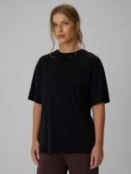 4F T-shirt loose z modalem damski - czarny L. Czarne t-shirty damskie 4F, l, bez wzorów, bez kołnierzyka. W wyprzedaży za 59.99 zł.