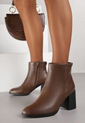 Brązowe Eleganckie Botki Vices na Słupku z Okrągłym Detalem przy Cholewce Widvire. Brązowe botki damskie Renee, biznesowe, z okrągłym noskiem, bez obcasa, na obcasie, bez zapięcia. Za 109.99 zł.