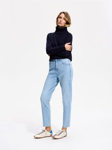 Jeansy mom comfort - niebieski. Niebieskie jeansy damskie Reserved. Za 129.99 zł.