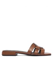 Furla Klapki Summer YL22SUM Y62000 AL 03B00 Brązowy. Brązowe klapki damskie Furla, bez wzorów, ze skóry, bez obcasa, bez zapięcia. Za 1,109.00 zł.