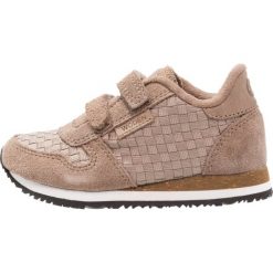 Woden YDUN WEAVED SUEDE JR Tenisówki i Trampki sandstone. Szare trampki chłopięce Woden, z materiału. W wyprzedaży za 227.40 zł.