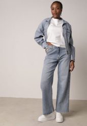 Niebieskie Bawełniane Szerokie Jeansy z Wysokim Stanem Wycięciami i Perełkami Felatia. Niebieskie jeansy damskie Born2be, z podwyższonym stanem. Za 159.99 zł.