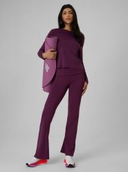 4F Legginsy z rozszerzanymi nogawkami damskie - fioletowe XS. Fioletowe legginsy damskie 4F, xs, bez wzorów, z dzianiny. Za 129.99 zł.