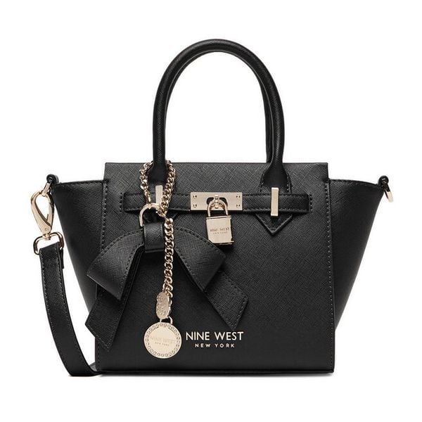 Torebka Nine West. Czarne torebki klasyczne damskie Nine West, bez dodatków. Za 329.99 zł.