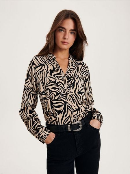 Koszula z wiskozy - beżowy. Brązowe koszule damskie Reserved, l, bez wzorów, z wiskozy, bez kołnierzyka, bez ramiączek. W wyprzedaży za 59.99 zł.