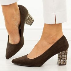 Czekoladowe mix czółenka damskie na słupku Sergio Leone Pb414. Brązowe czółenka damskie Sergio Leone, bez wzorów, z jeansu, bez obcasa, na obcasie. Za 169.00 zł.