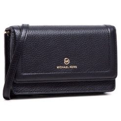 Torebka Michael Kors. Czarne listonoszki damskie Michael Kors, bez wzorów, bez dodatków. Za 709.99 zł.