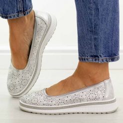 Srebrne ażurowe skórzane baleriny damskie S.Barski 7038. Szare balerinki damskie S.BARSKI, w ażurowe wzory, z jeansu, z okrągłym noskiem. Za 229.00 zł.