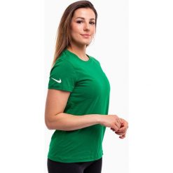 Koszulka treningowa damska Nike Park 20. Niebieskie bluzki damskie Nike, l, bez wzorów, bez kołnierzyka, bez ramiączek. Za 88.00 zł.