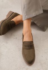 Zielone Mokasyny VICES z Imitacji Zamszu w Klasycznym Stylu Malaeno. Zielone mokasyny damskie Renee, z jeansu, bez obcasa. Za 119.99 zł.