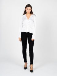 Guess Jeansy "Skinny" | W1RAJ2 D4B22 | Kobieta | Czarny. Czarne jeansy damskie Guess, z aplikacjami, z bawełny. W wyprzedaży za 249.00 zł.