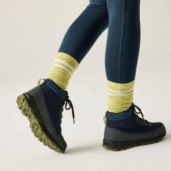 Buty damskie trekkingowe Printed Orla Kiely. Niebieskie obuwie trekkingowe damskie Regatta, bez zapięcia. W wyprzedaży za 587.00 zł.
